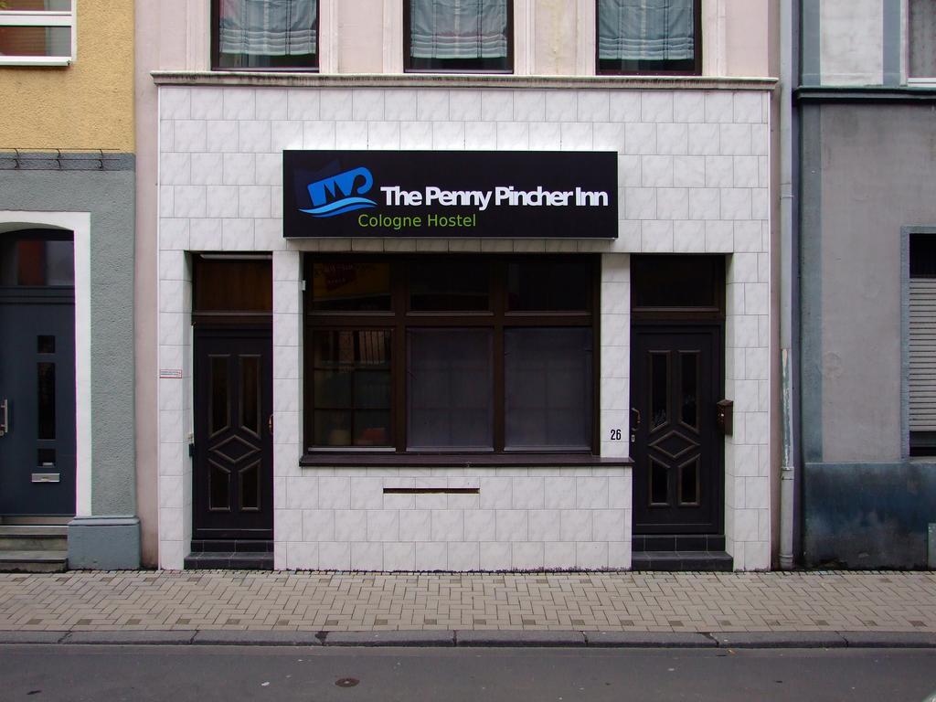 The Penny Pincher Inn โคโลญ ภายนอก รูปภาพ
